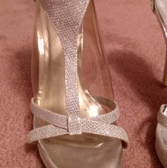 Silver heels - Picture 4 of 8